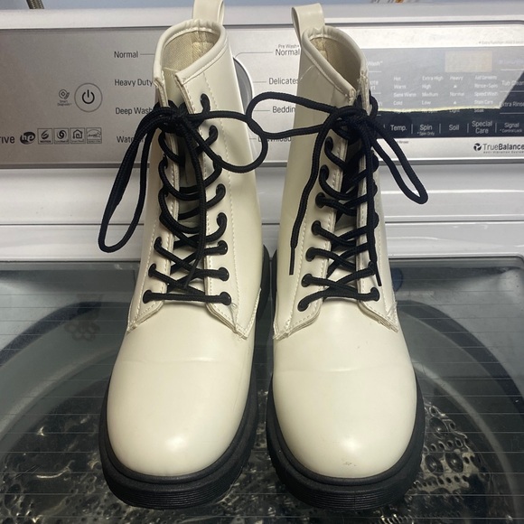 Charles Albert White Combat Boots with Black Laces - Picture 1 of 4